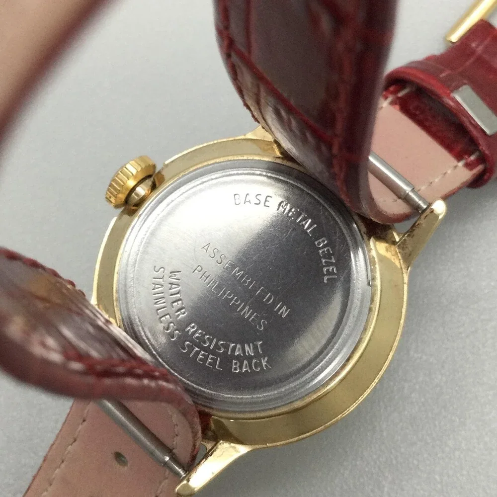 Vintage Timex Womens Watch 25mm Champagne Dial Date Red Leather Manual Wind